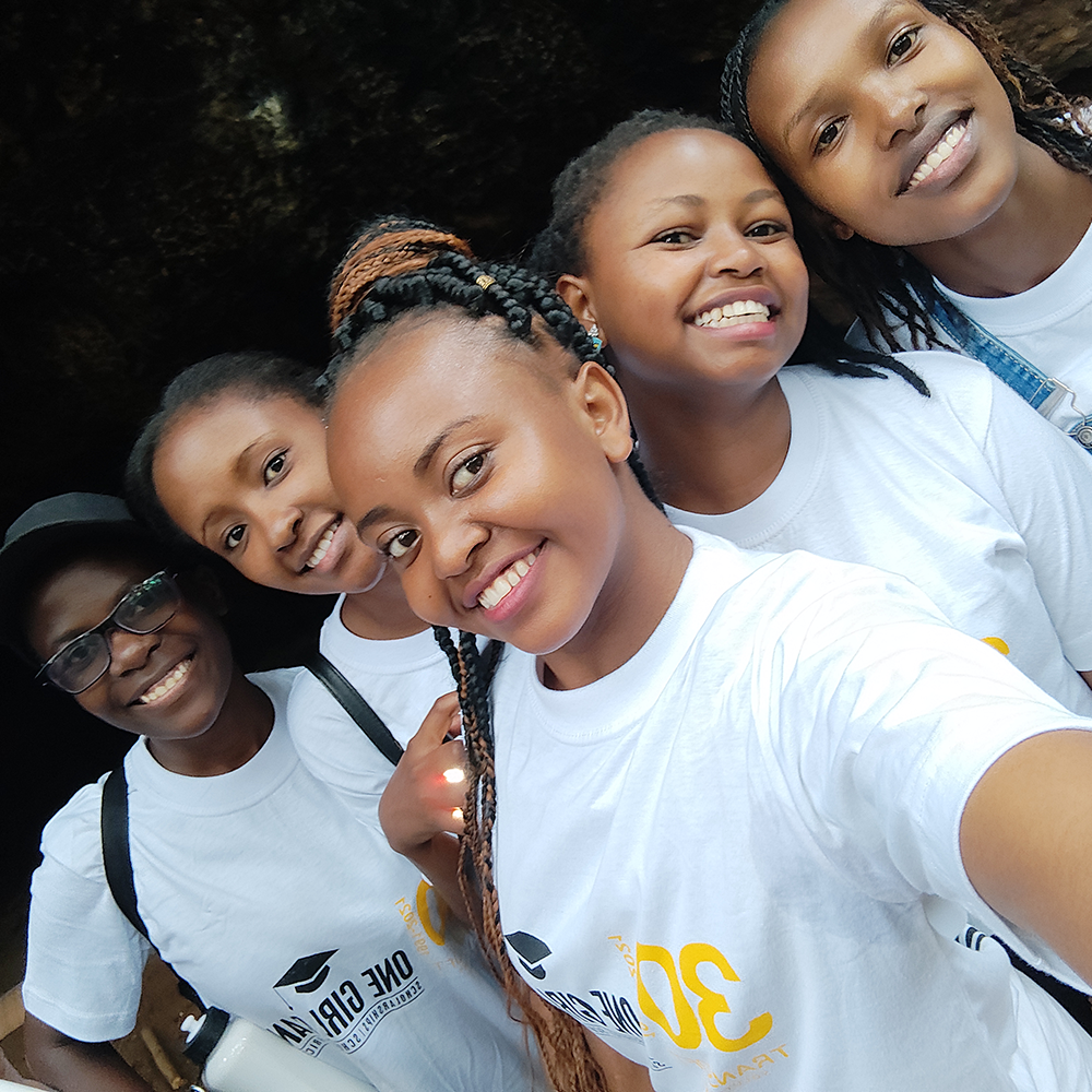 girls smiling group shot selfie